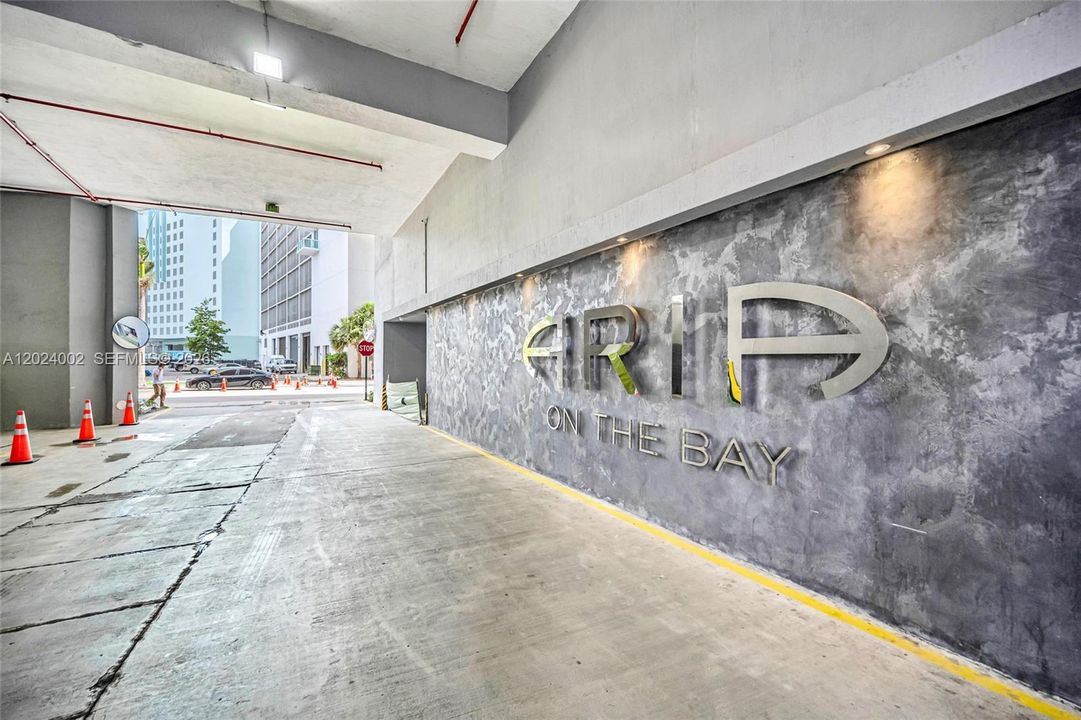 Recently Rented: $6,200 (2 beds, 3 baths, 1161 Square Feet)