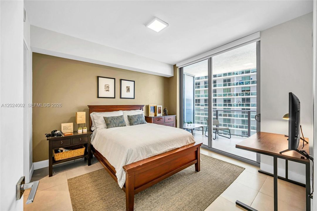 Recently Rented: $6,200 (2 beds, 3 baths, 1161 Square Feet)