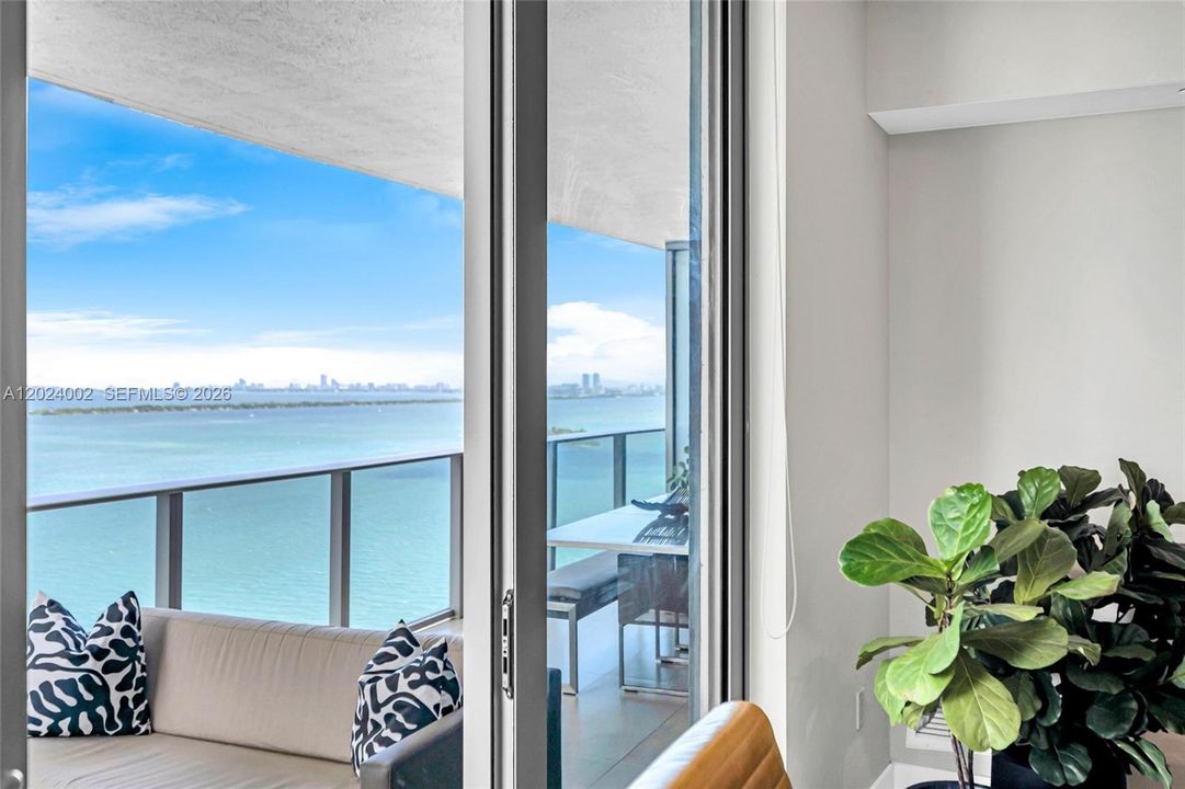 Recently Rented: $6,200 (2 beds, 3 baths, 1161 Square Feet)