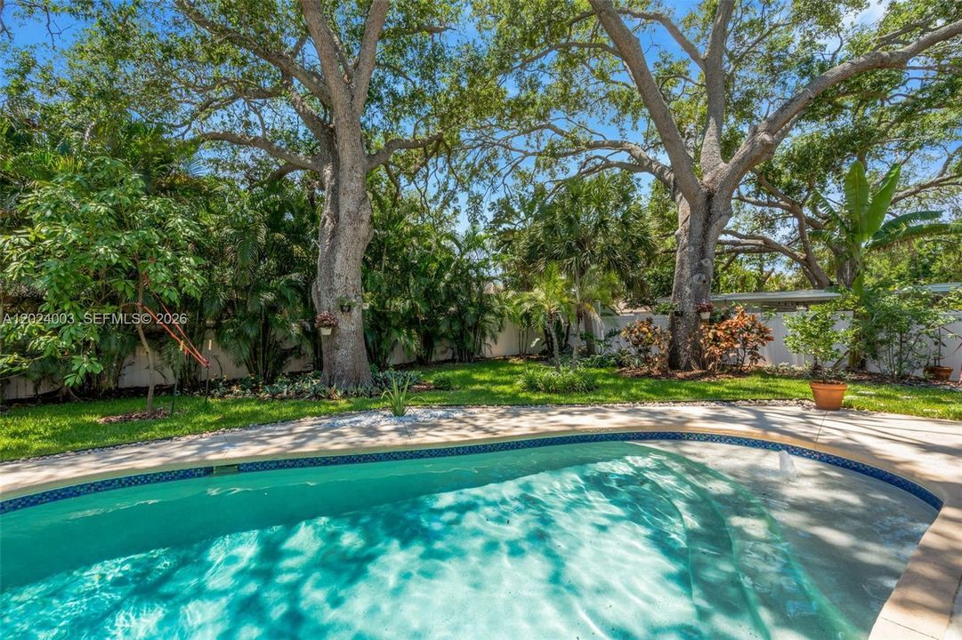 Activo con contrato: $1,075,000 (3 camas, 2 baños, 1924 Pies cuadrados)