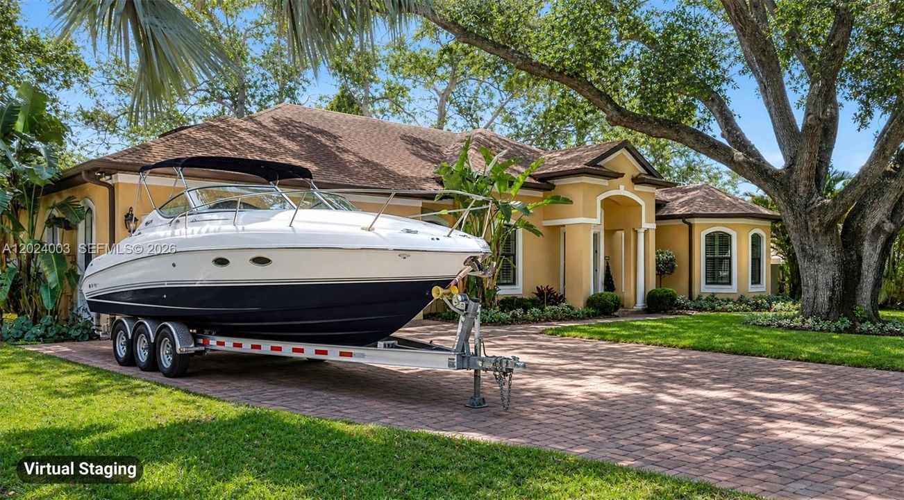 Activo con contrato: $1,075,000 (3 camas, 2 baños, 1924 Pies cuadrados)