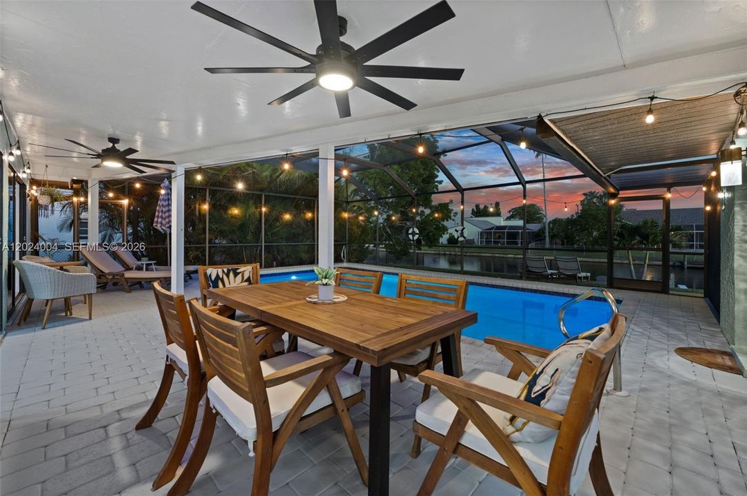 Have dinner next to the pool