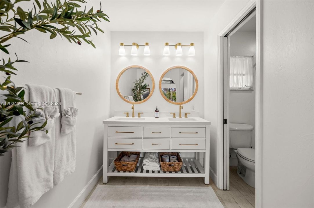Dual sinks in the primary