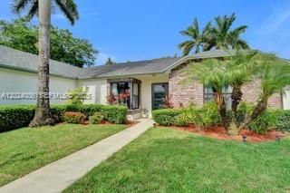 Active With Contract: $674,782 (3 beds, 2 baths, 1620 Square Feet)