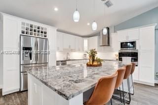 Active With Contract: $674,782 (3 beds, 2 baths, 1620 Square Feet)