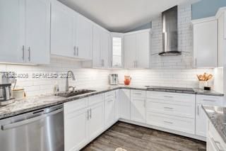 Active With Contract: $674,782 (3 beds, 2 baths, 1620 Square Feet)