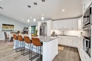 Active With Contract: $674,782 (3 beds, 2 baths, 1620 Square Feet)