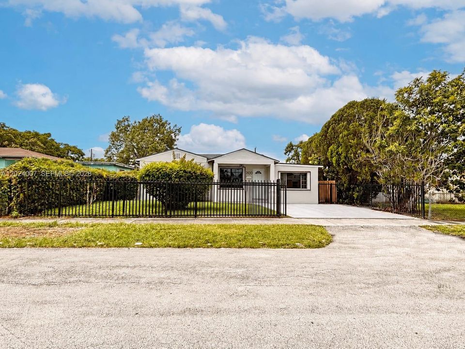 For Rent: $2,500 (2 beds, 1 baths, 800 Square Feet)