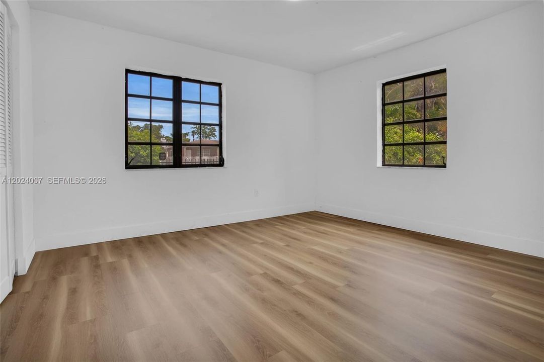 For Rent: $2,500 (2 beds, 1 baths, 800 Square Feet)