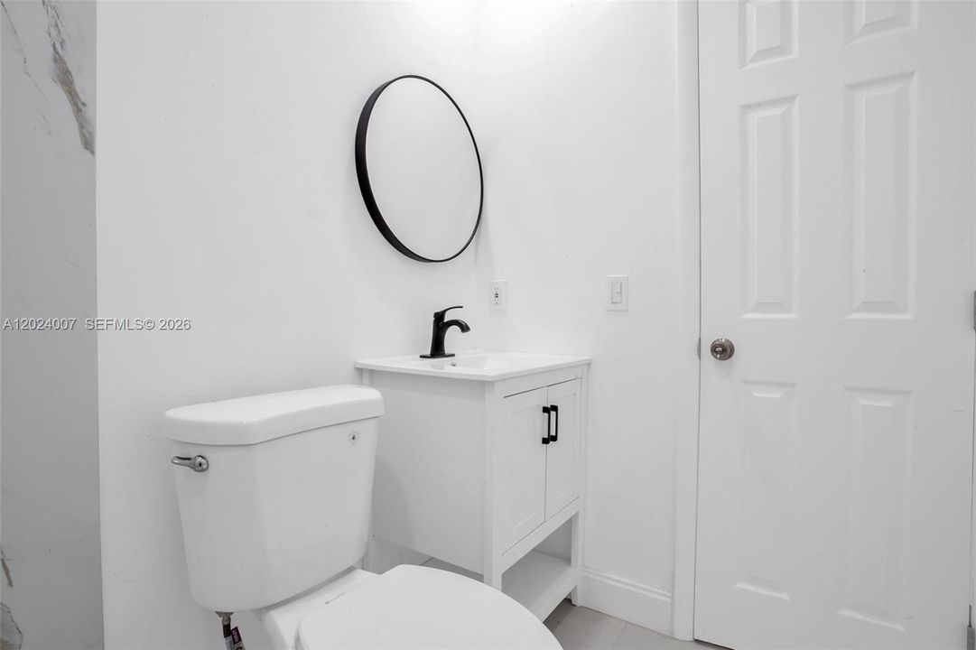 For Rent: $2,500 (2 beds, 1 baths, 800 Square Feet)