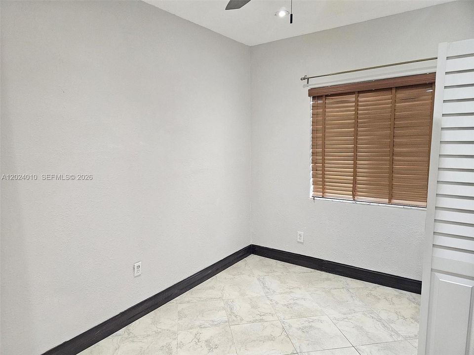 For Rent: $1,400 (1 beds, 1 baths, 1100 Square Feet)