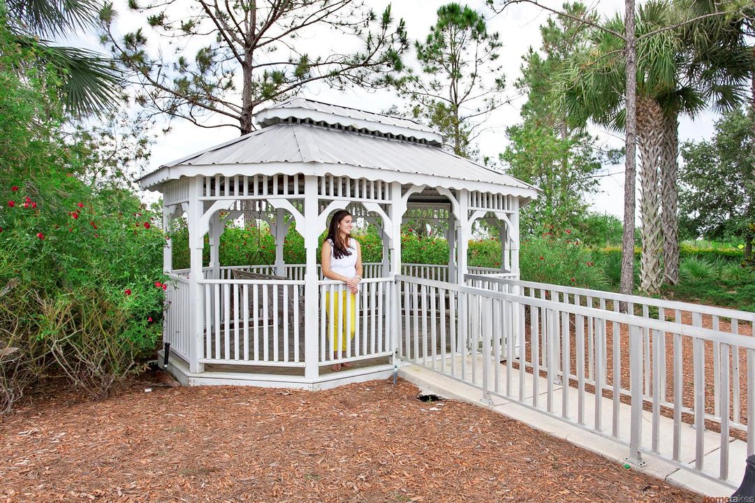 20 Lakeside gazebo