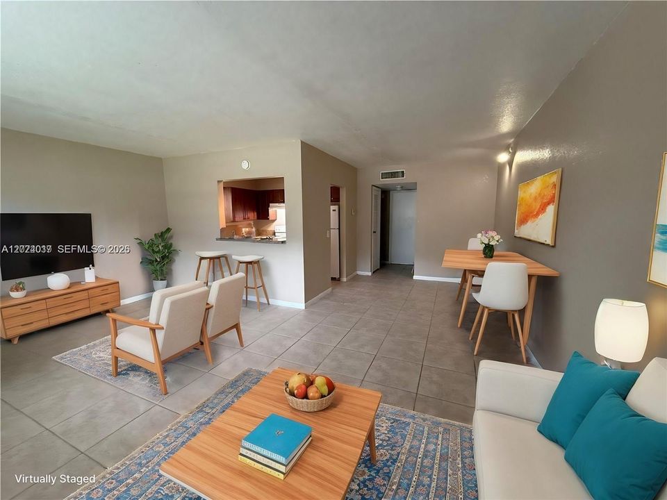 В аренду: $3,400 (4 спален, 3 ванн, 1385 Квадратных фут)