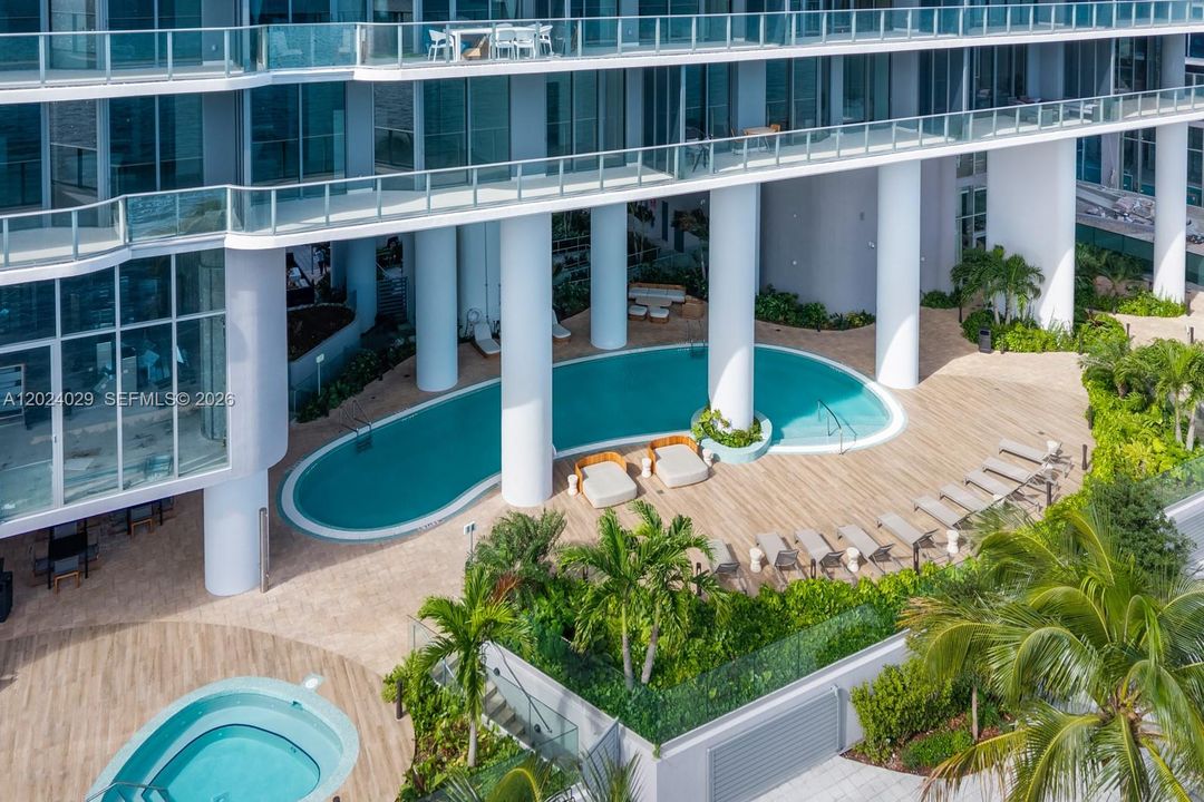 En Renta: $45,000 (6 camas, 7 baños, 6046 Pies cuadrados)