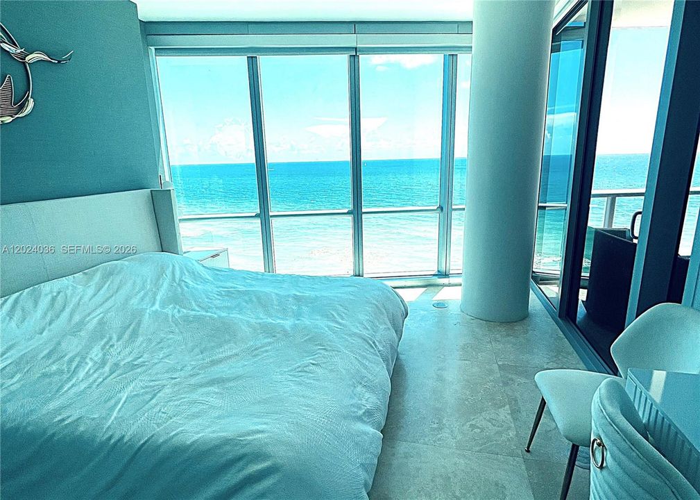 For Sale: $1,150,000 (1 beds, 1 baths, 858 Square Feet)