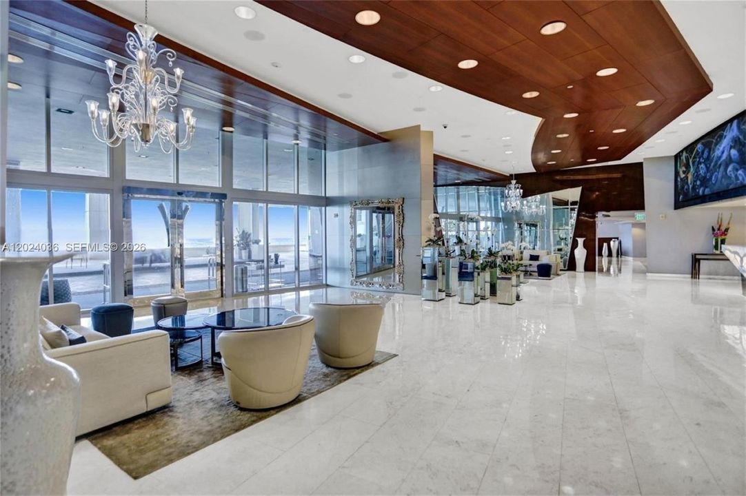 For Sale: $1,150,000 (1 beds, 1 baths, 858 Square Feet)