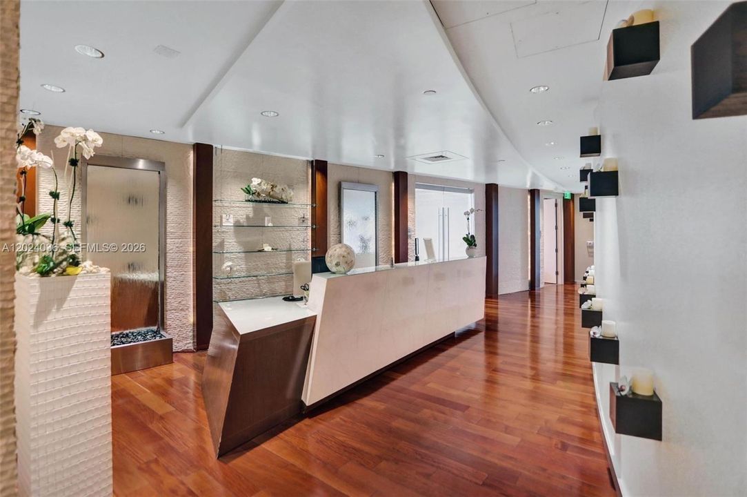 For Sale: $1,150,000 (1 beds, 1 baths, 858 Square Feet)