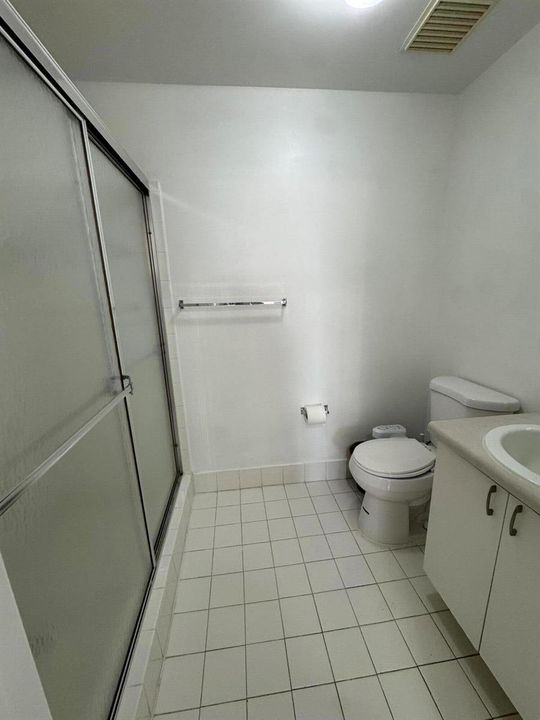 B304 courtyards master bath