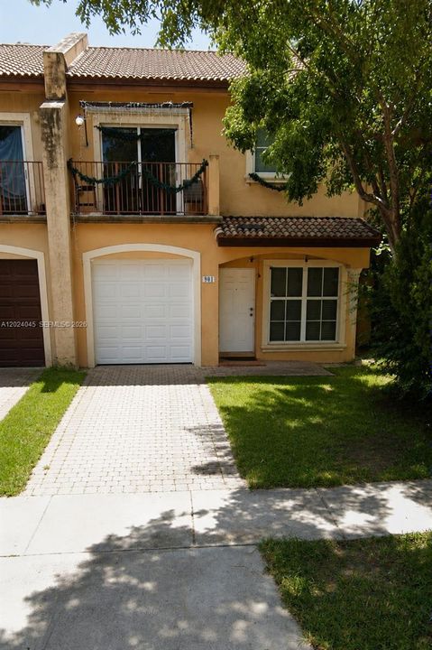 For Sale: $309,999 (4 beds, 2 baths, 1711 Square Feet)