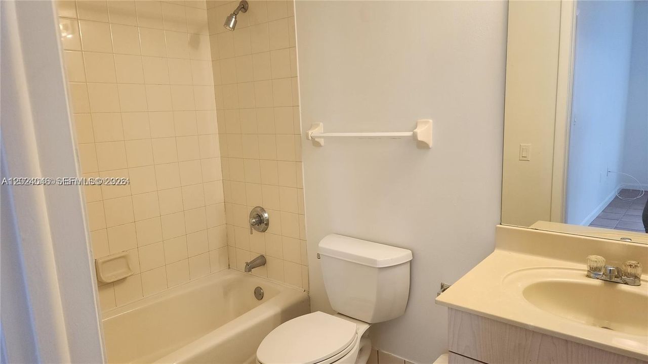 Activo con contrato: $2,450 (1 camas, 1 baños, 600 Pies cuadrados)