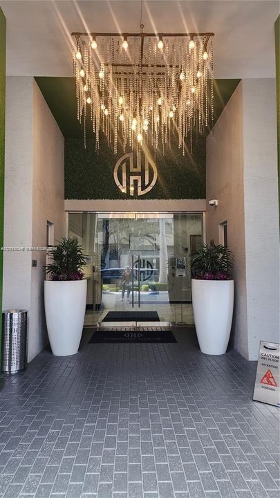 Activo con contrato: $2,450 (1 camas, 1 baños, 600 Pies cuadrados)