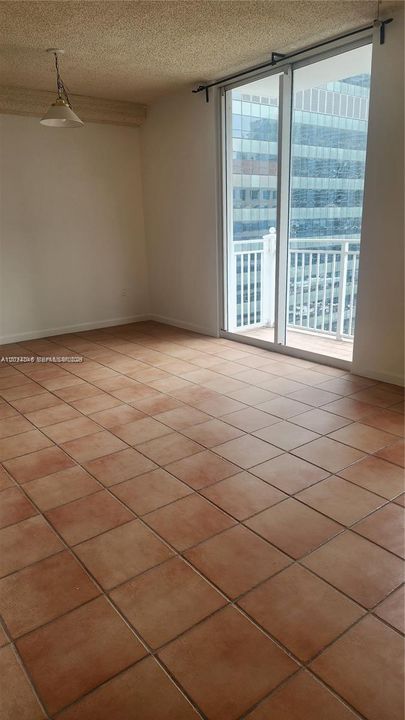 Activo con contrato: $2,450 (1 camas, 1 baños, 600 Pies cuadrados)