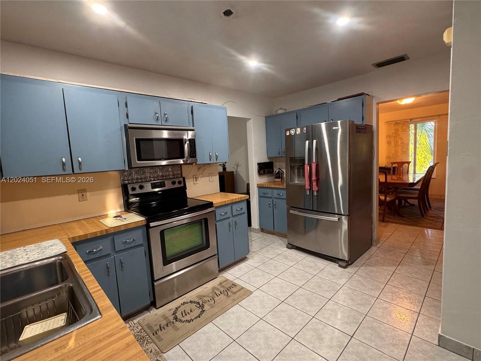 For Sale: $655,000 (4 beds, 2 baths, 1972 Square Feet)