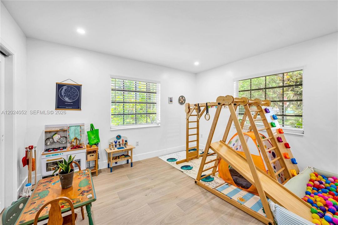 For Rent: $8,000 (4 beds, 3 baths, 2621 Square Feet)