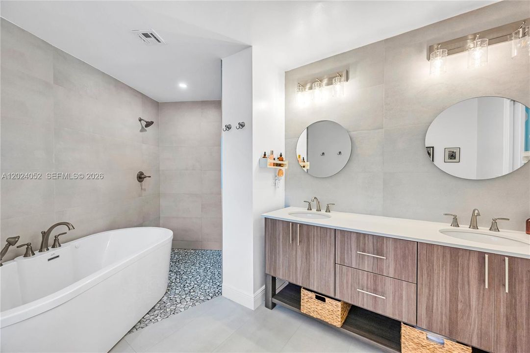 For Rent: $8,000 (4 beds, 3 baths, 2621 Square Feet)