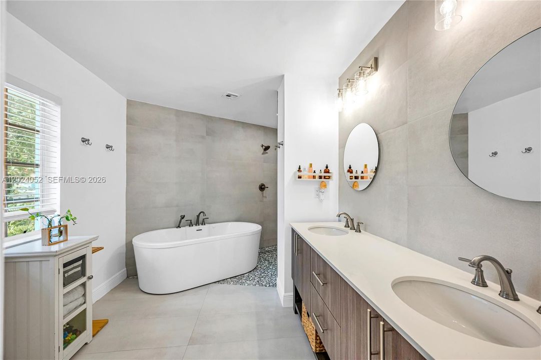 For Rent: $8,000 (4 beds, 3 baths, 2621 Square Feet)