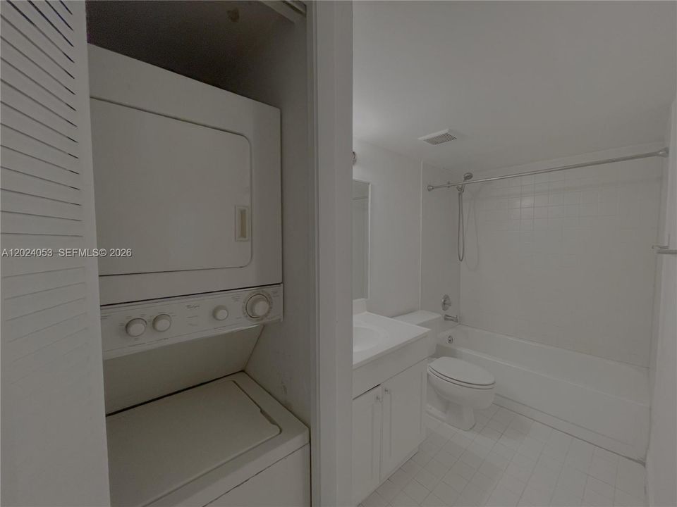 En Renta: $2,200 (2 camas, 2 baños, 946 Pies cuadrados)