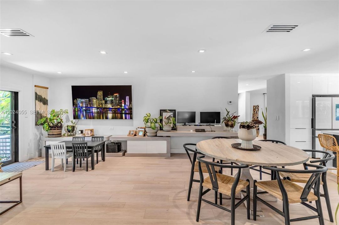 For Sale: $3,300,000 (4 beds, 2 baths, 2550 Square Feet)