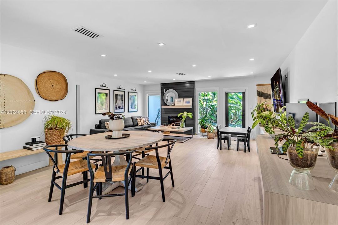 For Sale: $3,300,000 (4 beds, 2 baths, 2550 Square Feet)