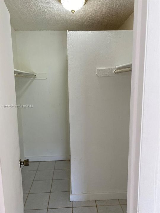 Walking Closet