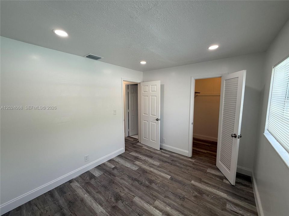 For Rent: $3,200 (4 beds, 2 baths, 1248 Square Feet)