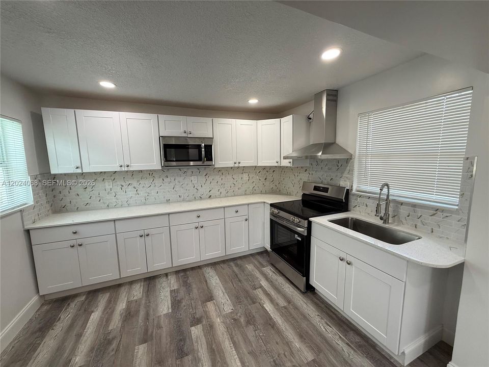 For Rent: $3,200 (4 beds, 2 baths, 1248 Square Feet)