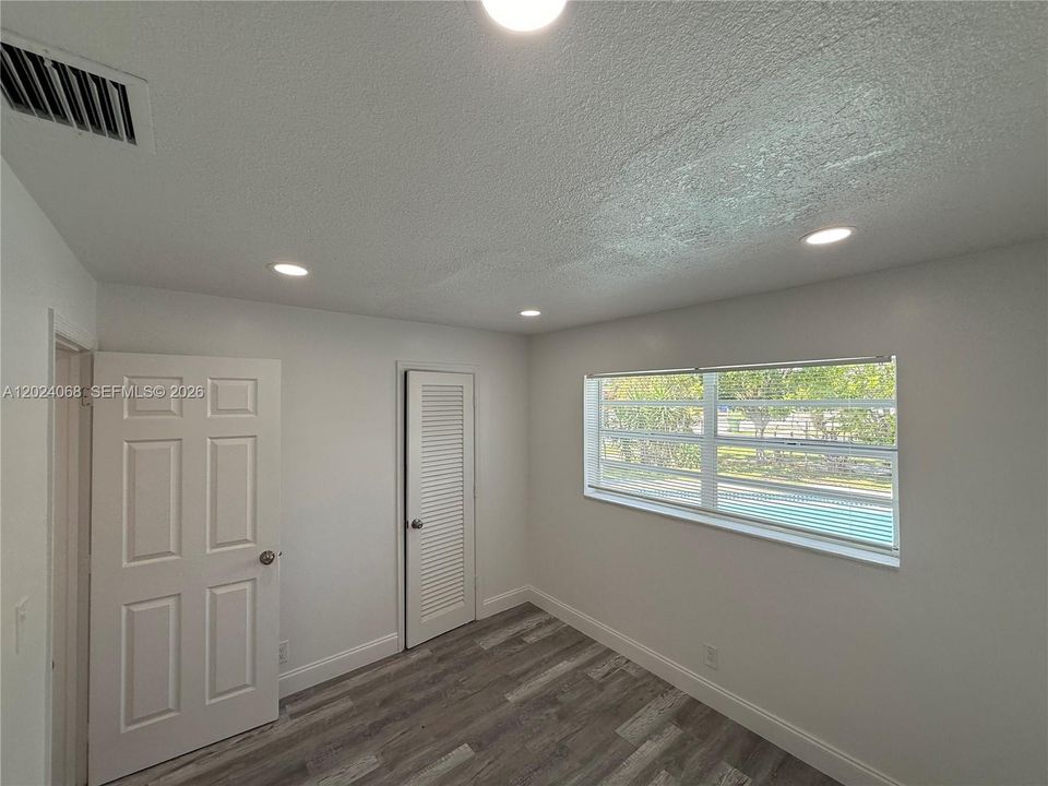 For Rent: $3,200 (4 beds, 2 baths, 1248 Square Feet)