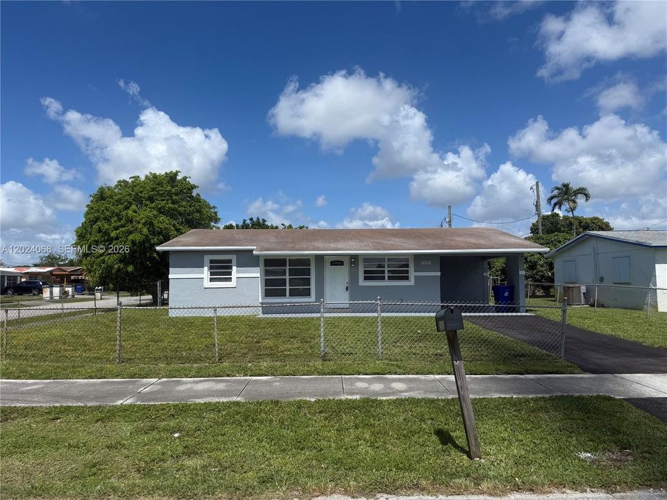 For Rent: $3,200 (4 beds, 2 baths, 1248 Square Feet)