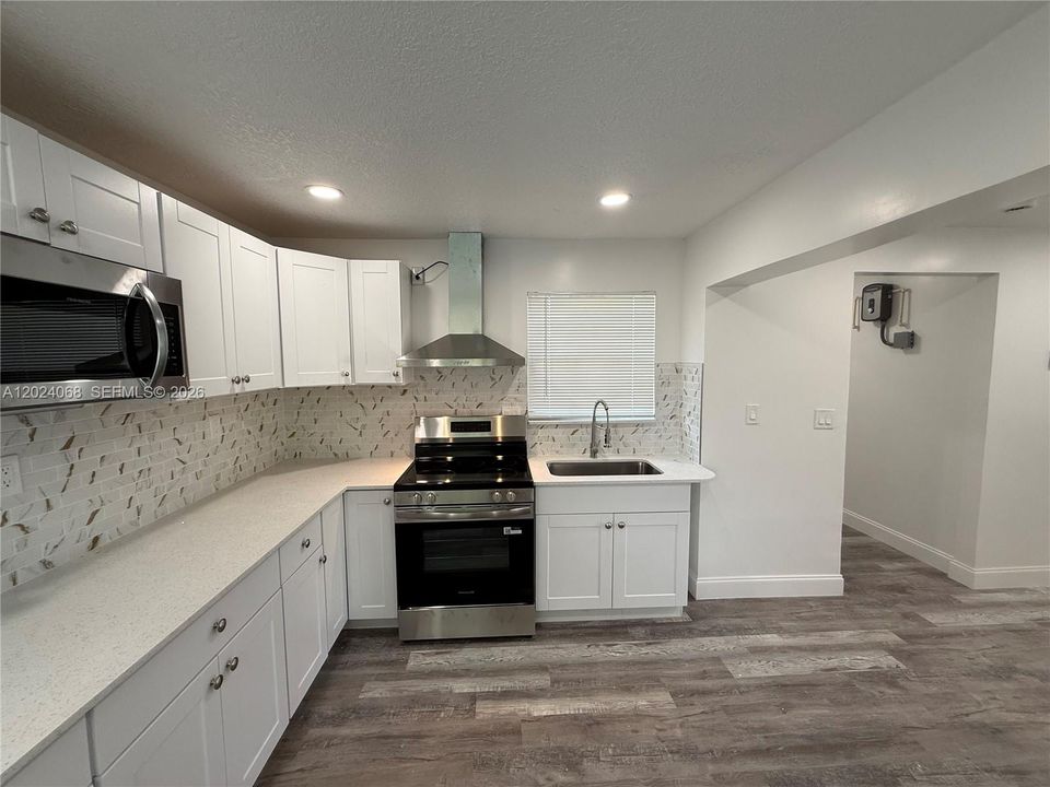 For Rent: $3,200 (4 beds, 2 baths, 1248 Square Feet)