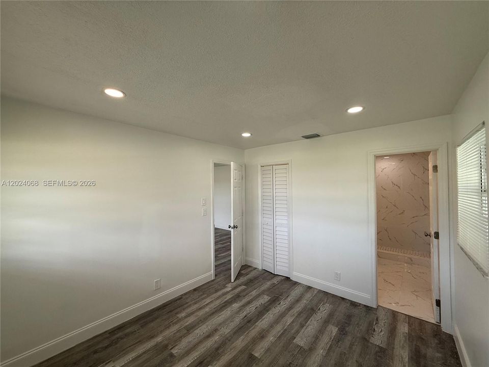 For Rent: $3,200 (4 beds, 2 baths, 1248 Square Feet)