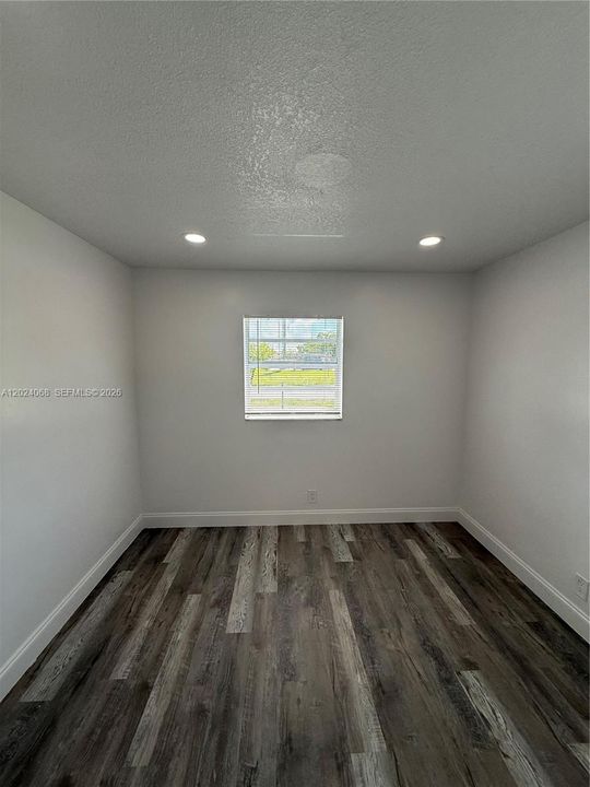 For Rent: $3,200 (4 beds, 2 baths, 1248 Square Feet)