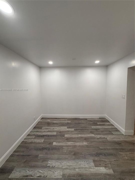 For Rent: $3,200 (4 beds, 2 baths, 1248 Square Feet)