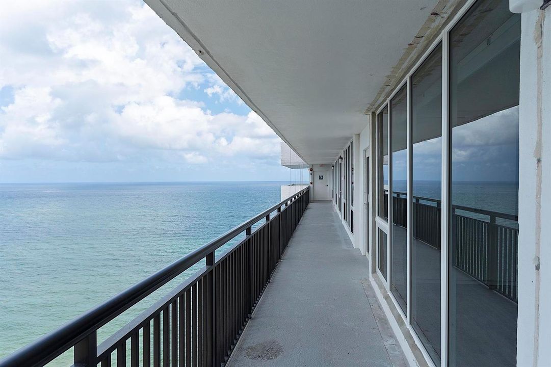 4280 Galt Ocean Dr - PH - L - 277