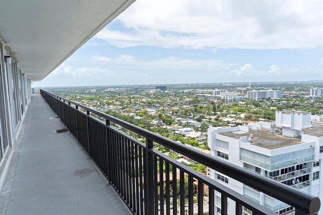 4280 Galt Ocean Dr - PH - L - 276
