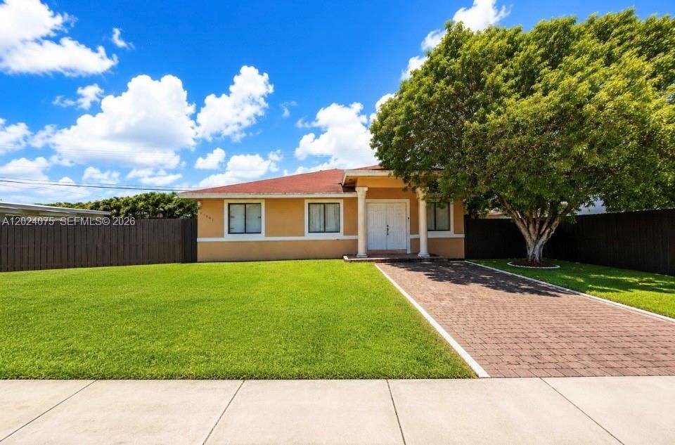 For Sale: $600,000 (4 beds, 2 baths, 1710 Square Feet)