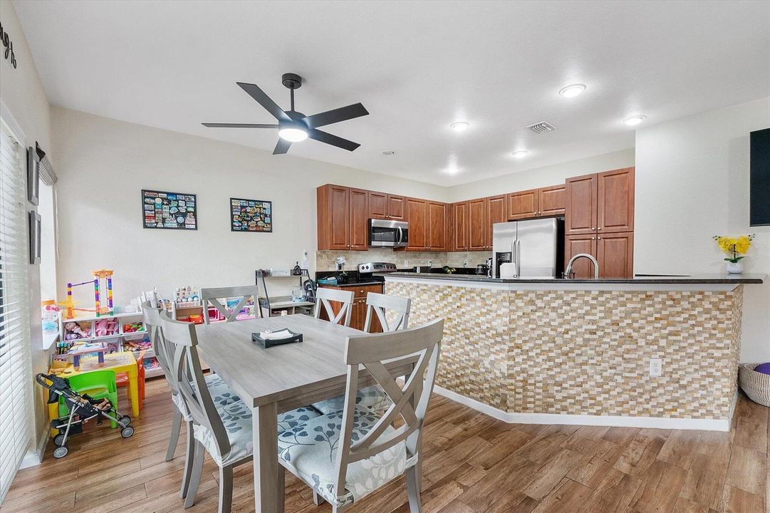 11-4755 Cypress St_011