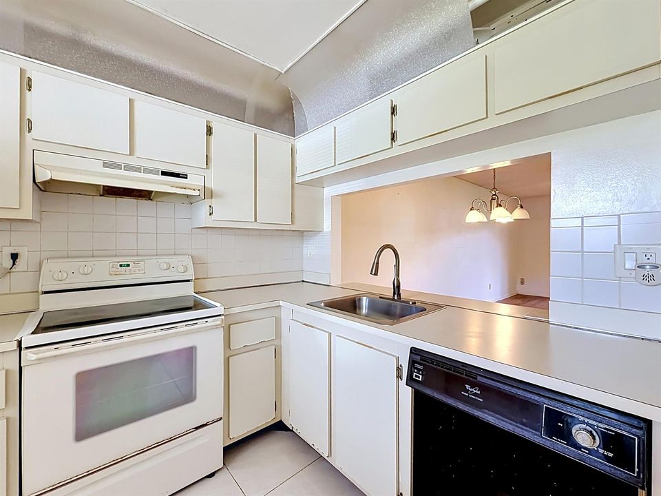 1065 NW 106th Terrace #102-19