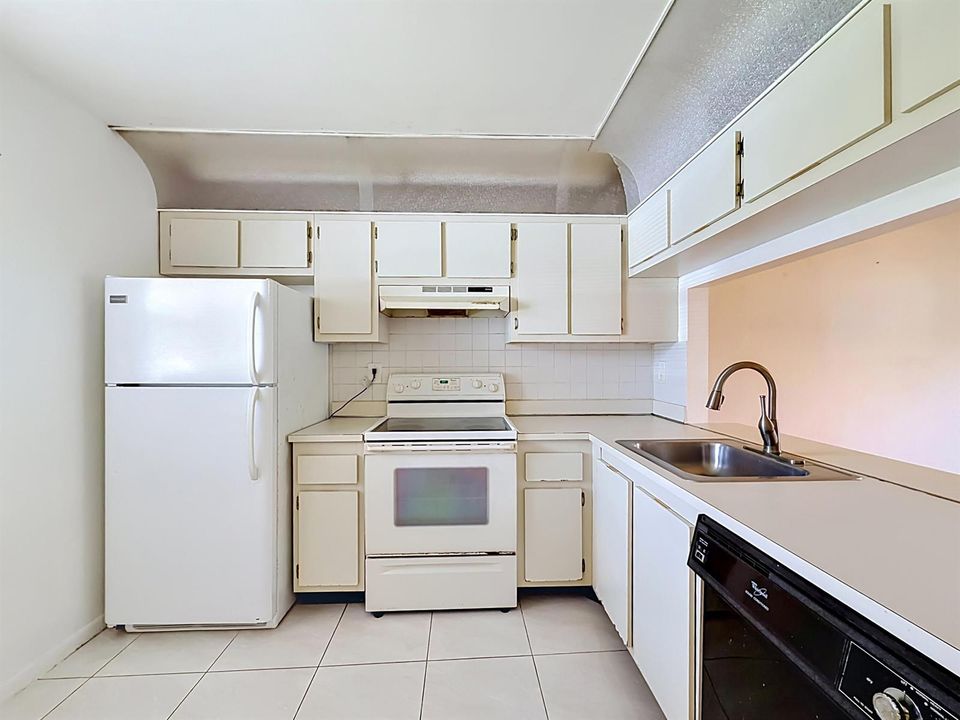 1065 NW 106th Terrace #102-17