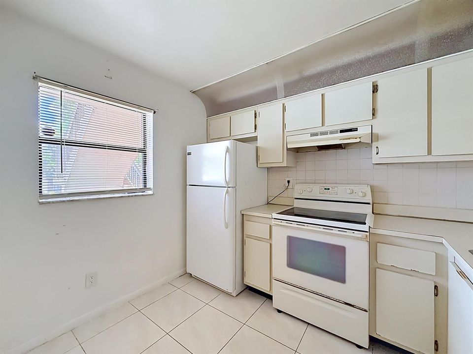 1065 NW 106th Terrace #102-18