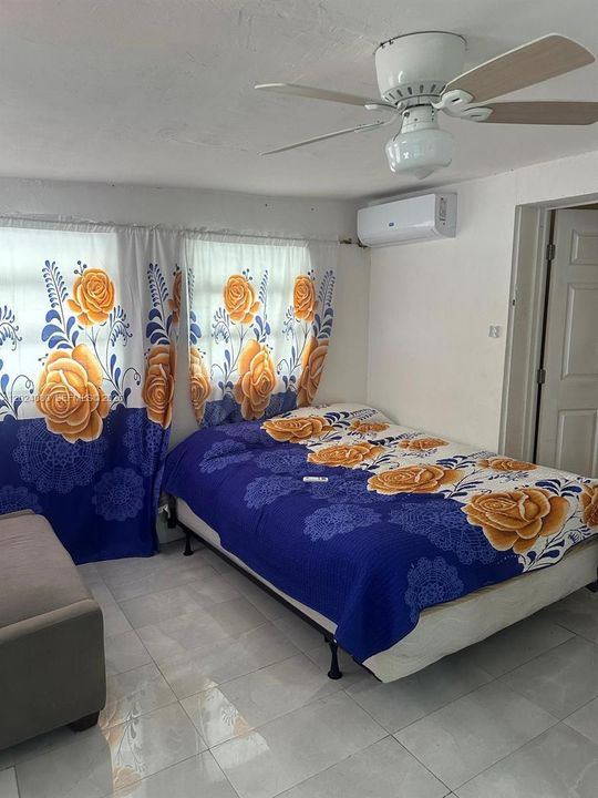 For Sale: $400,000 (2 beds, 1 baths, 1084 Square Feet)